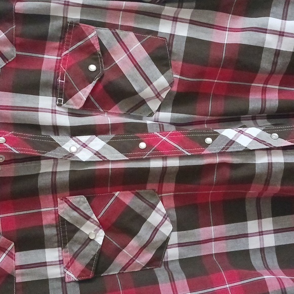 Vintage Wrangler pearl snap plaid button up - Picture 3 of 9